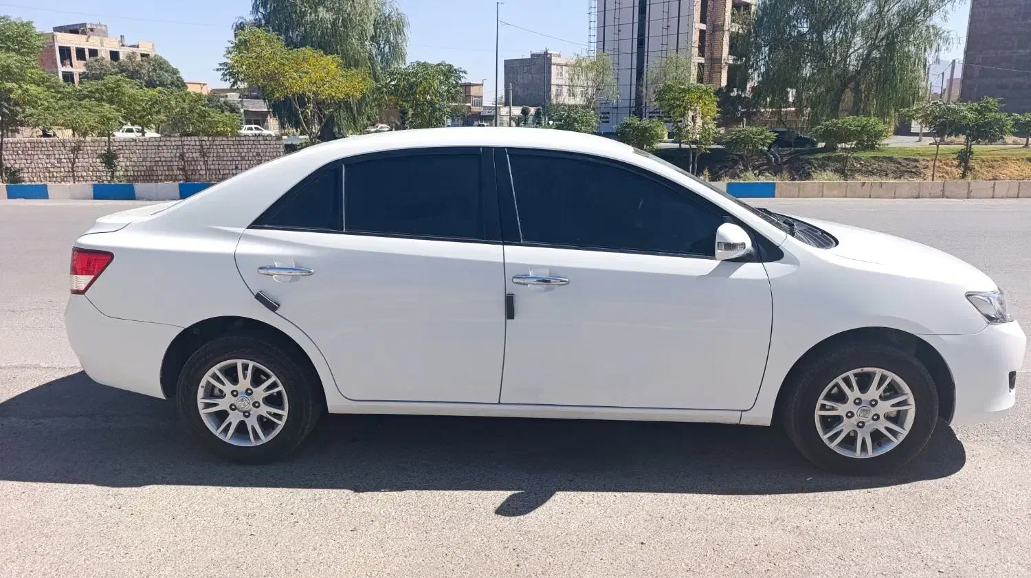 آریو98 دنده دستی کارکرد45 هزارتا بدون رنگ و ضربه|خودرو سواری و وانت|اصفهان, بهارستان|دیوار