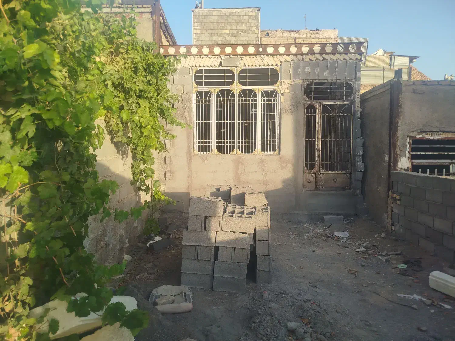 فروش خانه ویلایی ۱۰۰متری نیمه کاره در شهیدکشمیری۳۲|فروش خانه و ویلا|مشهد, شهید علی محمدی|دیوار