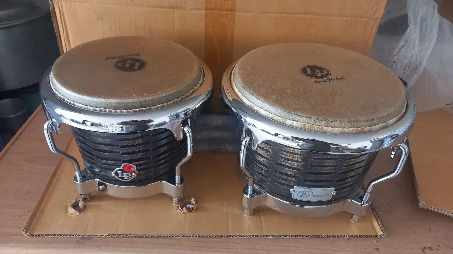 بانگو LP|درام و پرکاشن|اصفهان, بهارستان|دیوار