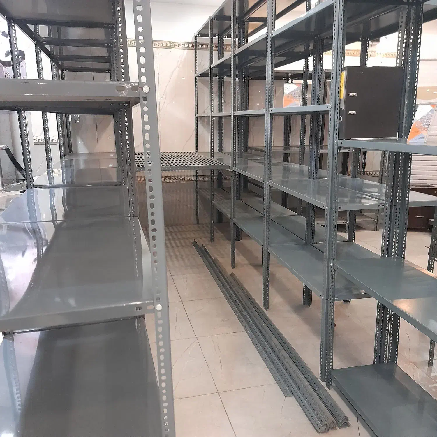 در حد نو قفسه ، قیمت خوب|فروشگاه و مغازه|اردستان, |دیوار