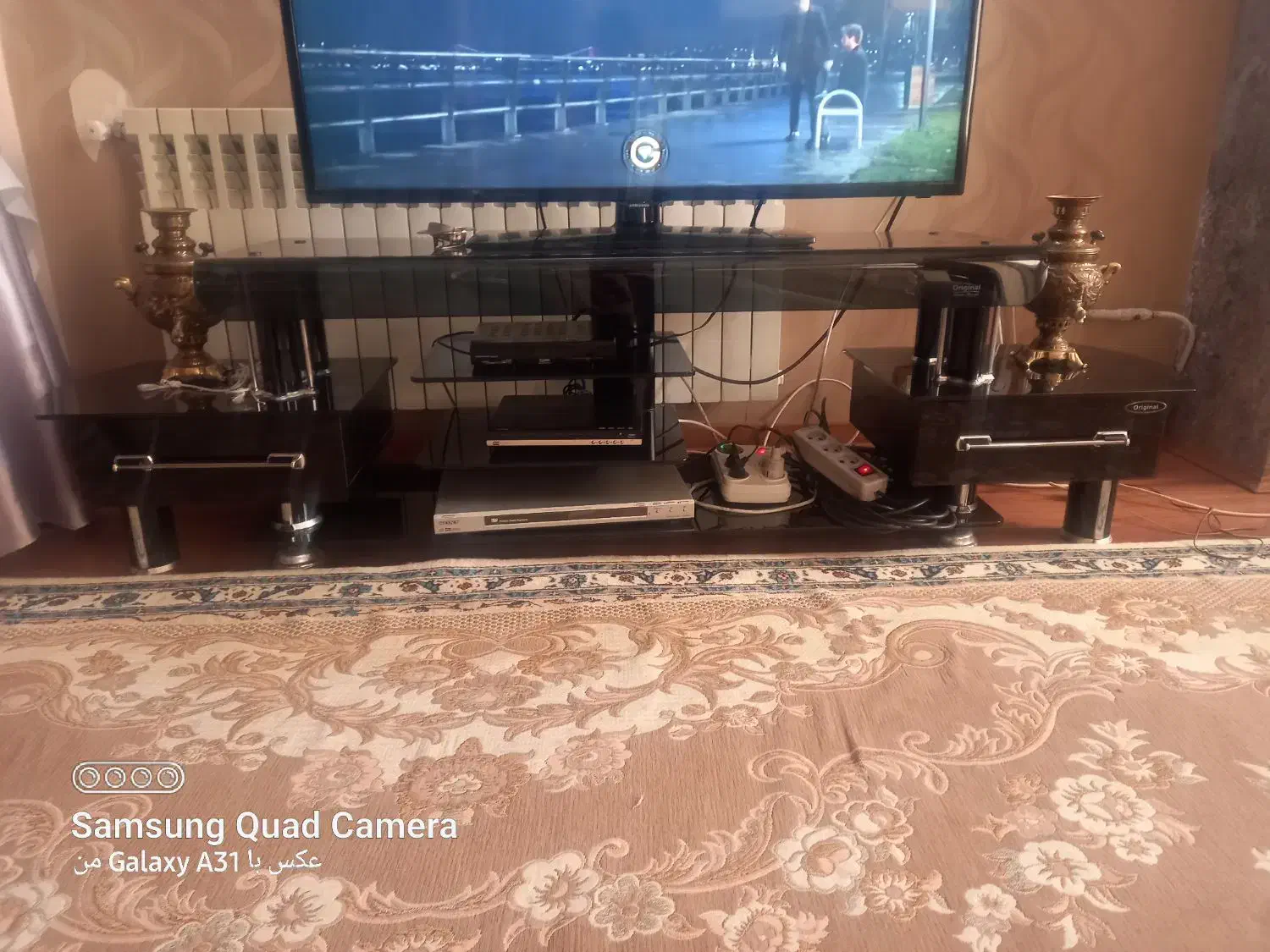 میز تلویزیون شیشه دودی|میز تلویزیون|مشهد, دانشجو|دیوار