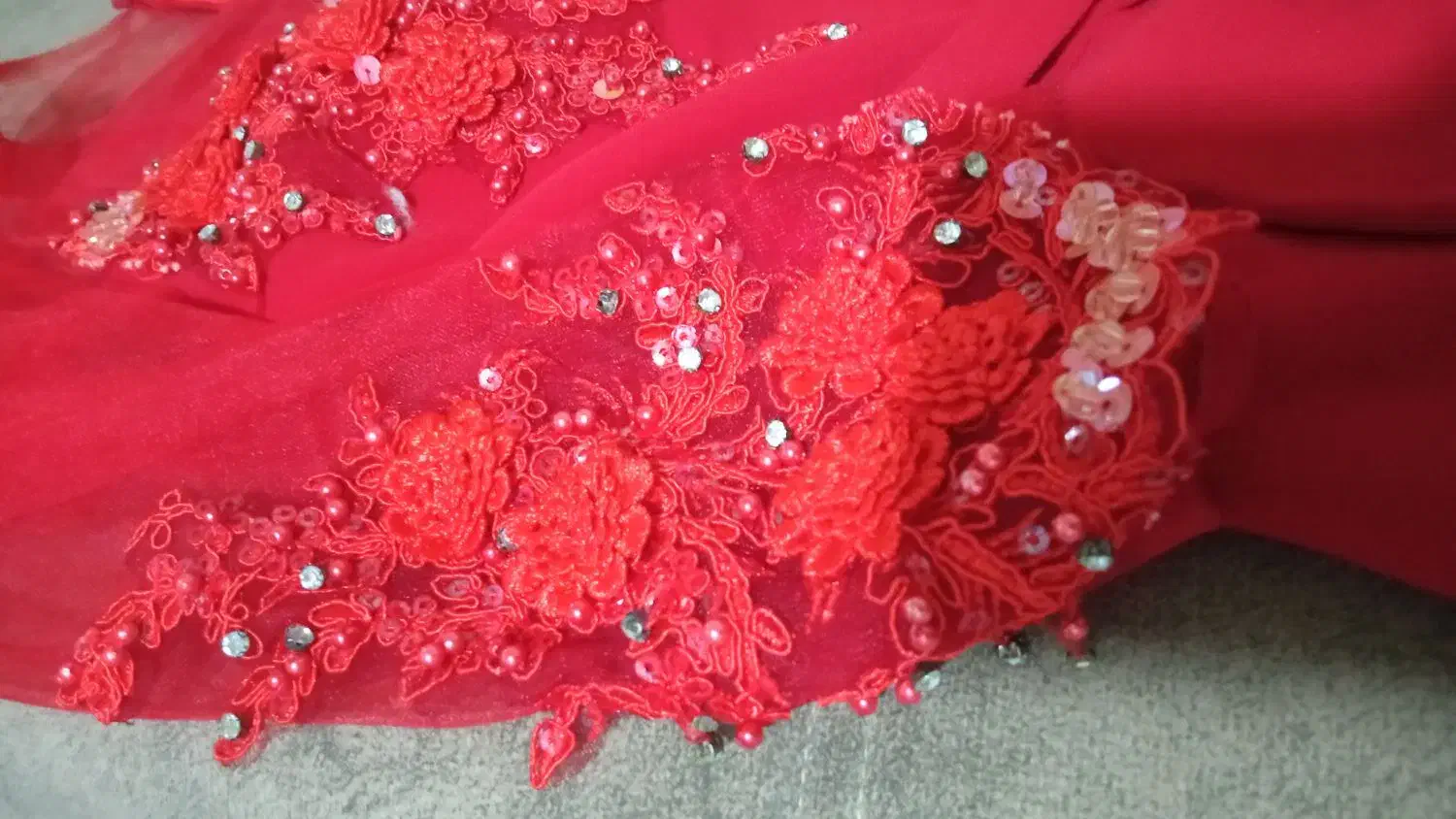 لبتس مجلسی|لباس|تبریز, |دیوار