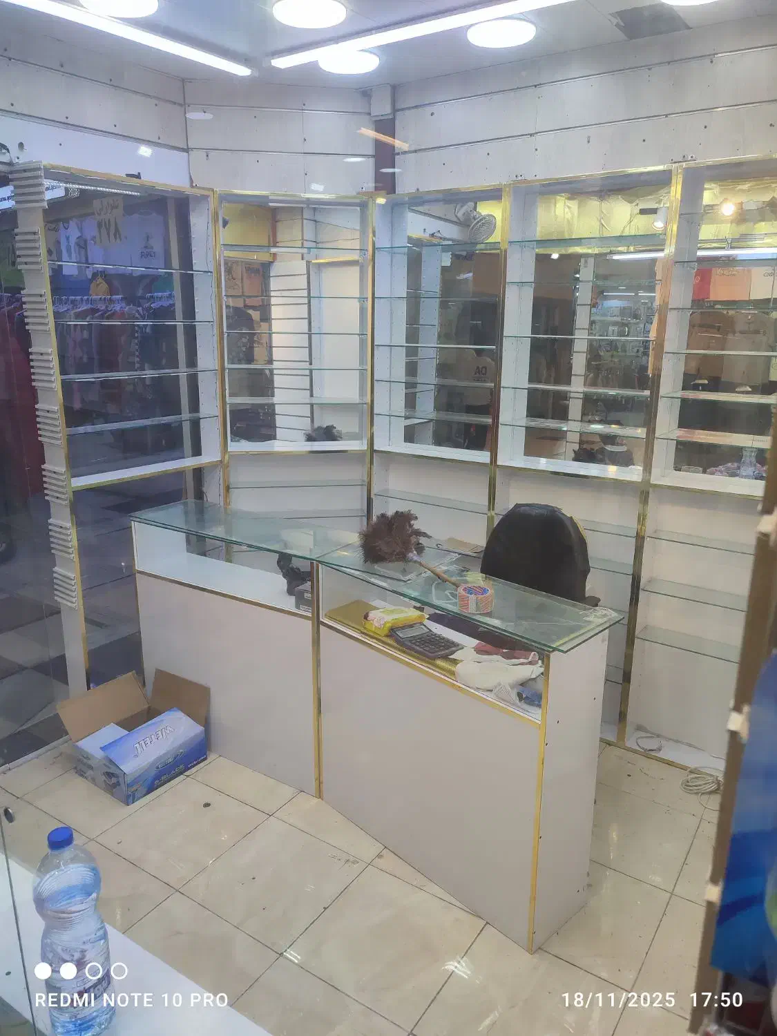 دکور مغازه زیر خرید طلایی هفت عدد قفسه|فروشگاه و مغازه|قشم, |دیوار