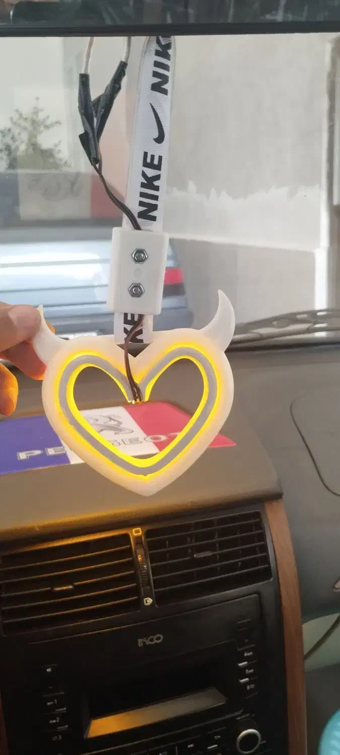 قلب چراغ‌دار|ریسه و چراغ تزئینی|بیستون, |دیوار