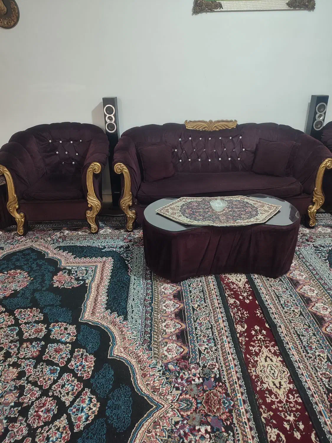 مبل ۹نفره همرا با سه تامیز|مبلمان خانگی و میز عسلی|مشهد, توس (بلوار توس)|دیوار