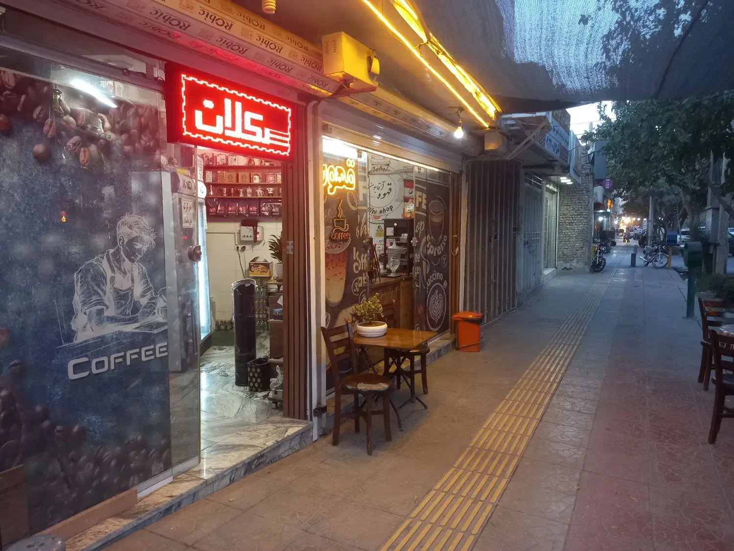 مغازه تجاری کف حدود ۱۵متر و بالا ی مغازه حدود ۲تر|اجارهٔ مغازه و غرفه|اصفهان, دستگرده|دیوار