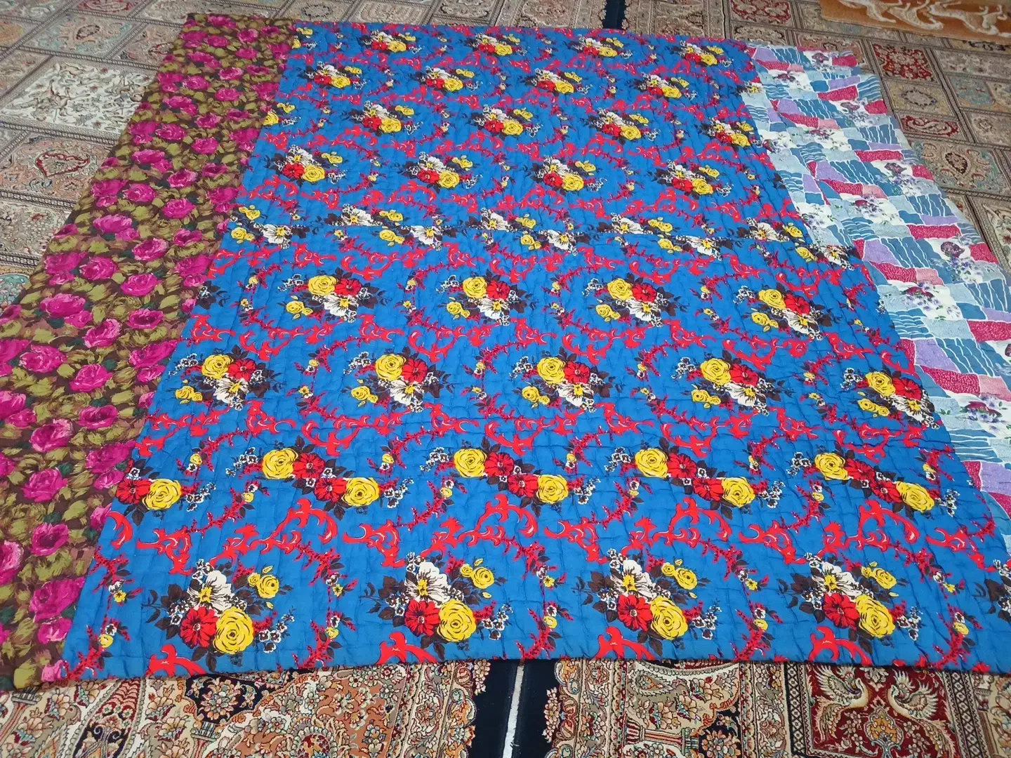 لحاف کرسی|رختخواب، بالش، پتو|برخوار, |دیوار