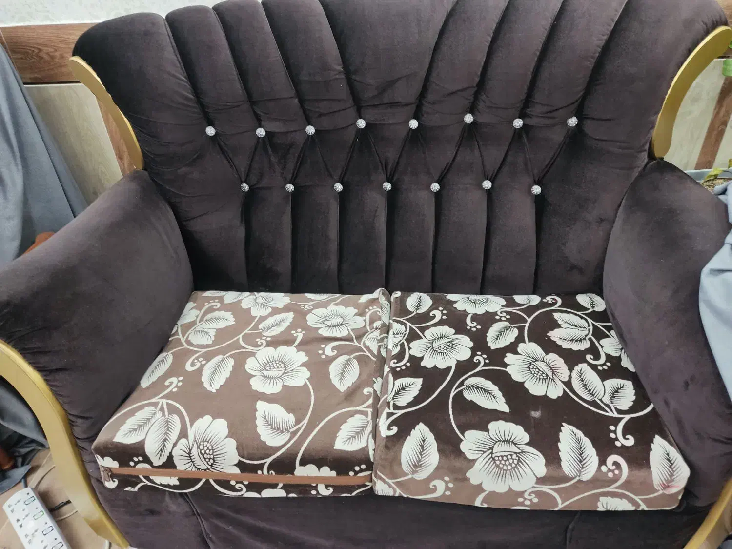 یک دست مبل 9نفره تمیز|مبلمان خانگی و میز عسلی|فولادشهر, C1|دیوار