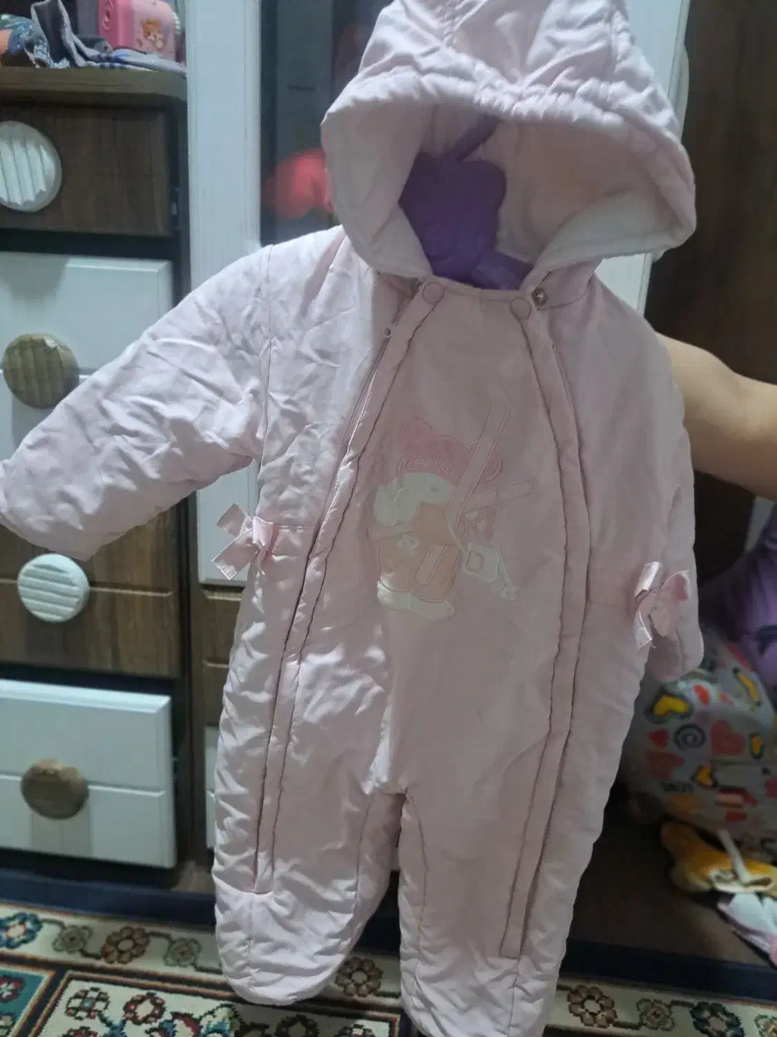 کاپشن سرهمی|کفش و لباس بچه|ری, شهید غیوری (ابن باویه)|دیوار