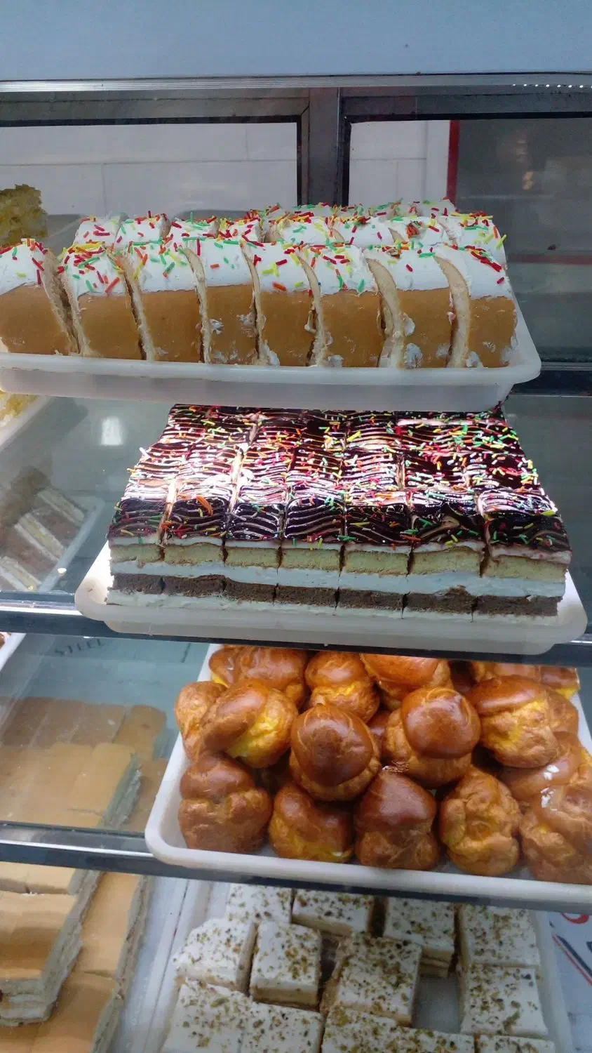 شیرینی فروشی خورده فروشی و عمده|خوردنی و آشامیدنی|برازجان, |دیوار