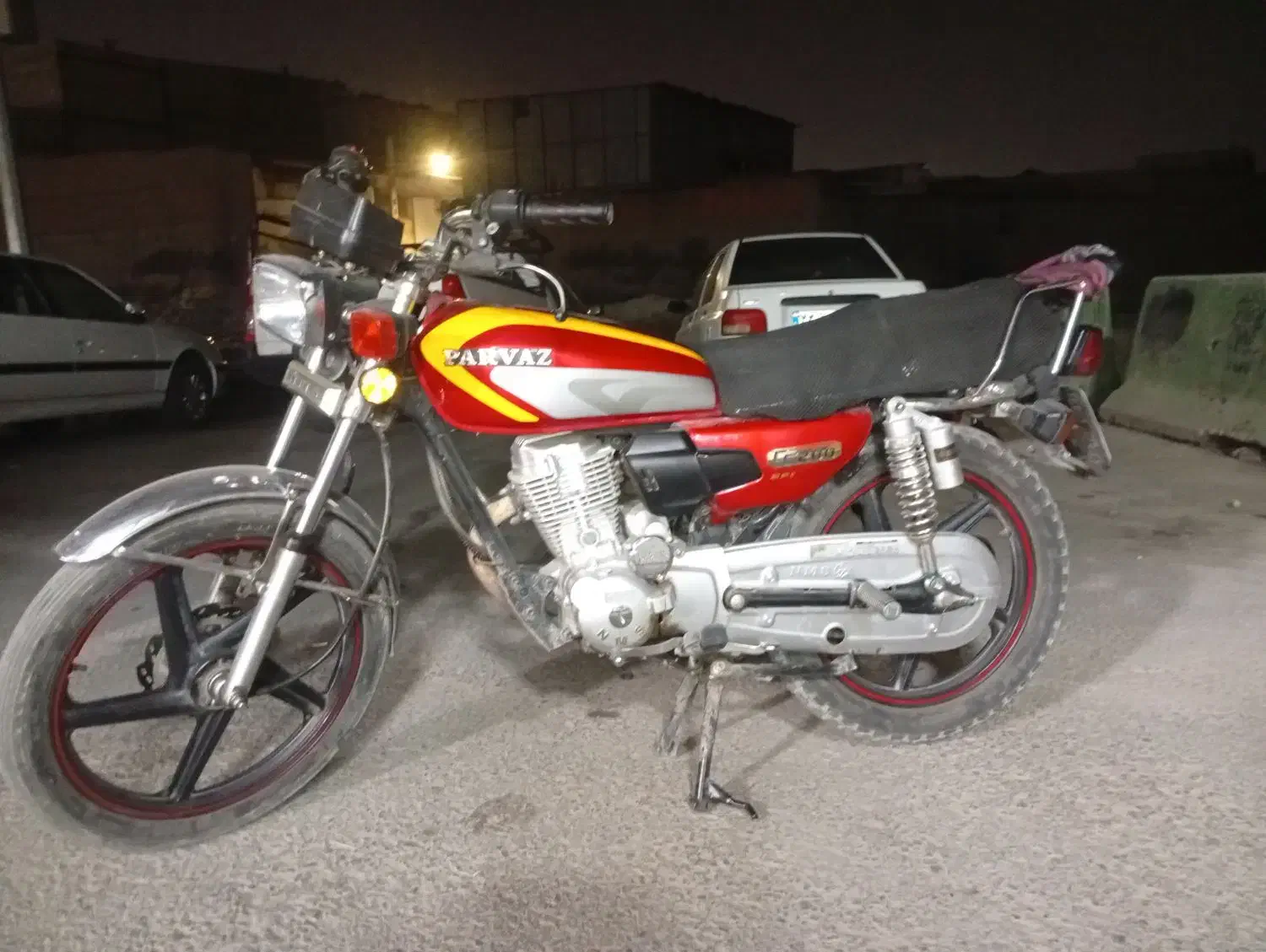 parvaz200هندا|موتورسیکلت|آفتاب, |دیوار