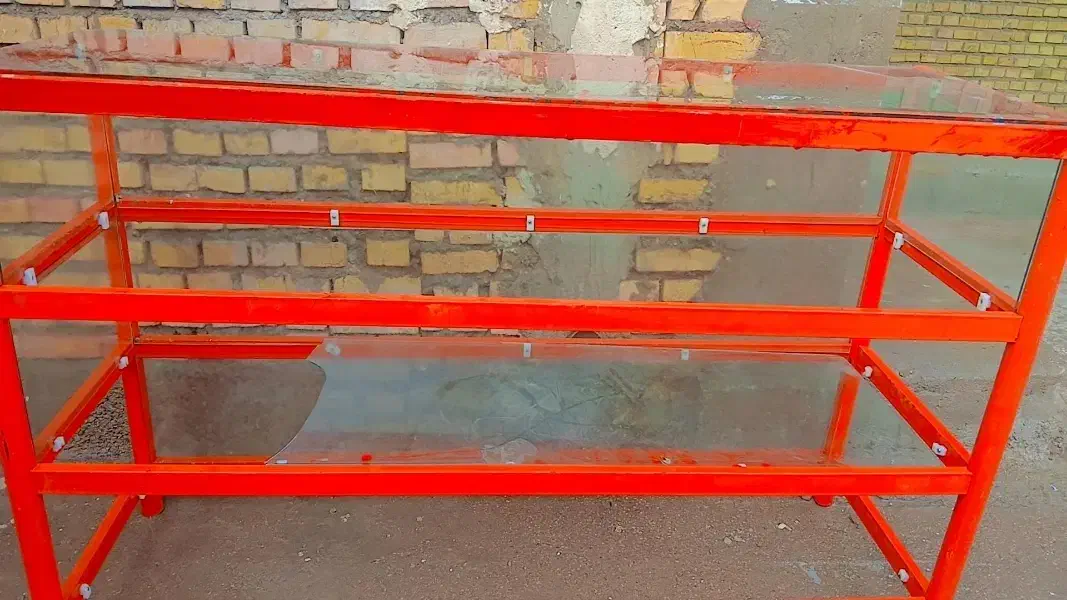 ویترین (قفسه)|بوفه، ویترین، کنسول|لالی, |دیوار