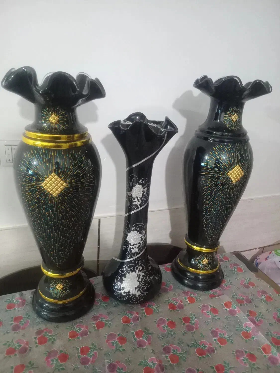 گلدان تزیینی شیشه ای|صنایع دستی و سایر لوازم تزئینی|شیراز, کوشک میدان|دیوار