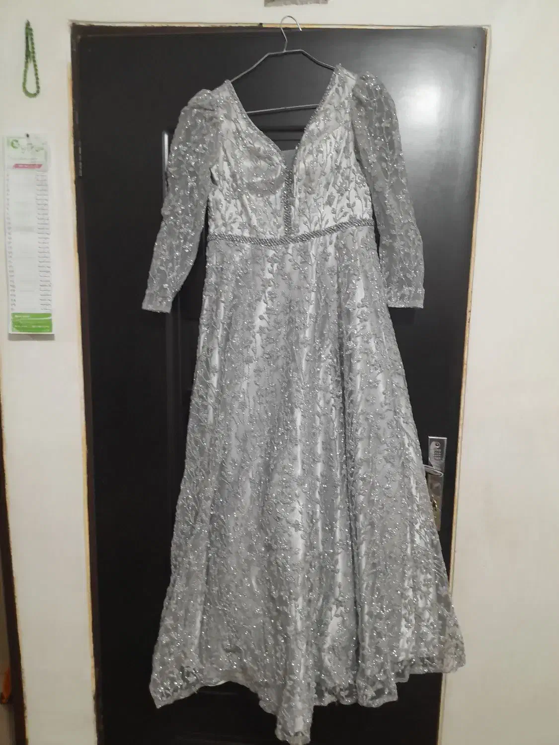 لباس مجلسی|لباس|بوئین زهرا, |دیوار