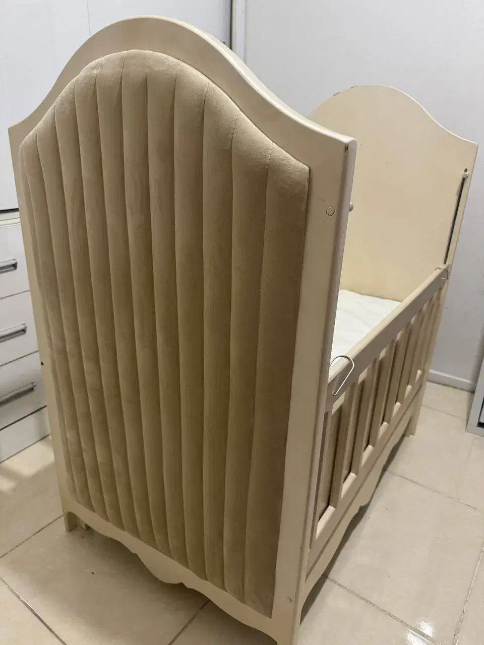 تخت کودک|تخت و سرویس خواب|چهاردانگه (تهران), |دیوار