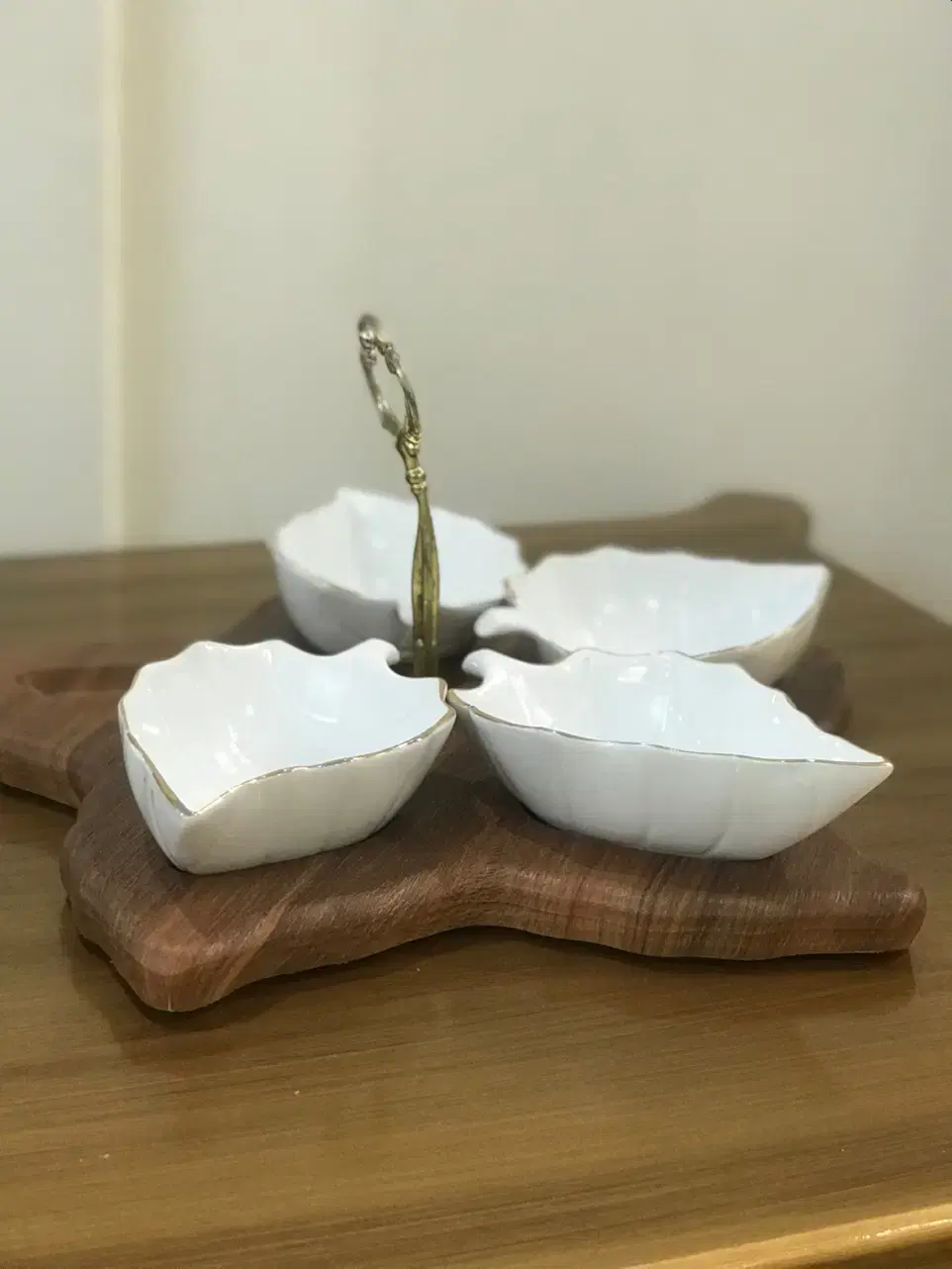 اردو خوری|سرویس روتختی|پرند, فاز ۴|دیوار
