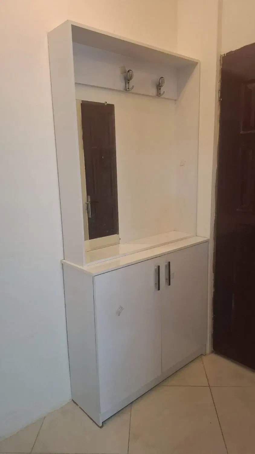 جاکفشی نو|جاکفشی، کمد، دراور|گلبهار, شهر جدید گلبهار|دیوار