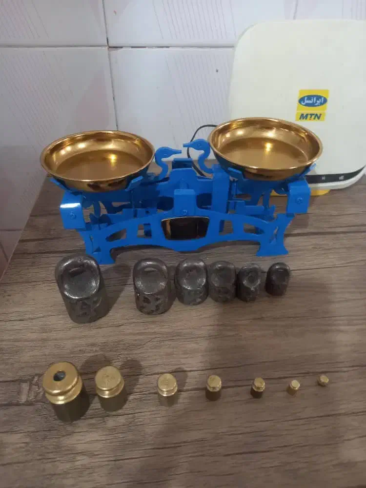 ترازو|کلکسیون اشیاء عتیقه|اردبیل, |دیوار