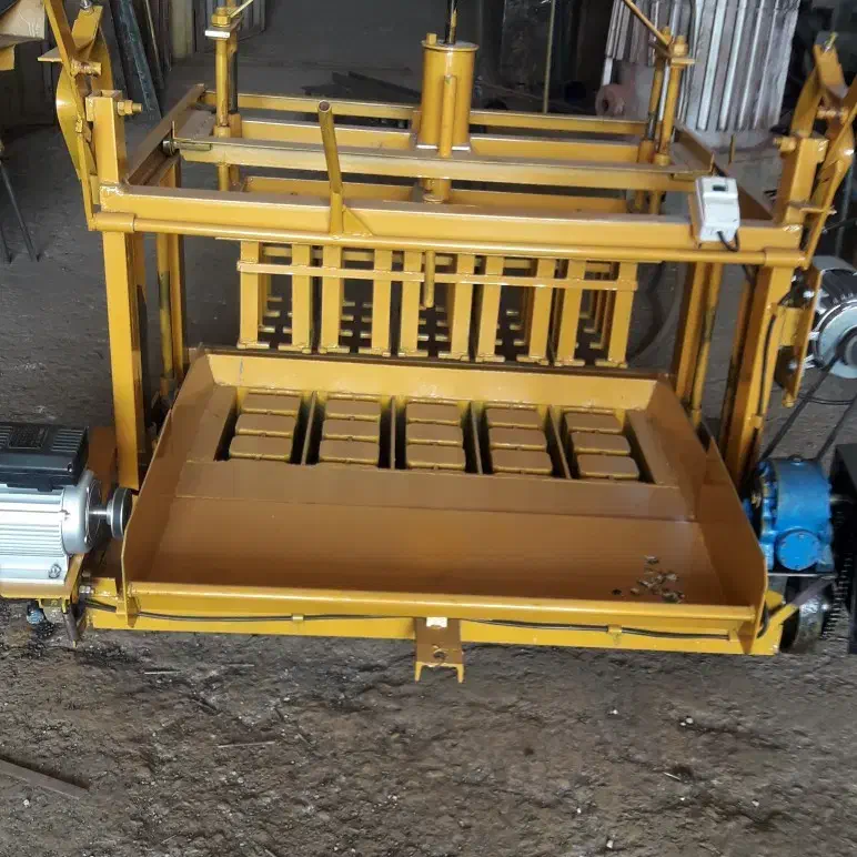 ثابت و متحرک بلوک زن و جدول زن بلوکه زنی ۶و۱۲تایی|ماشین‌آلات صنعتی|اصفهان, باغ فدک|دیوار