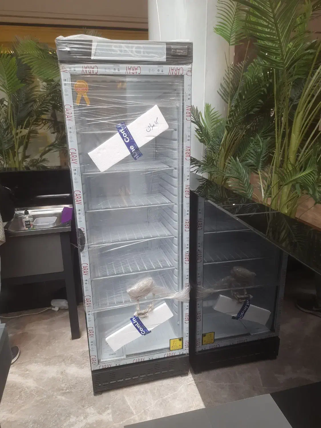 فریزر یک ماه کار|کافی‌شاپ و رستوران|لنجان, |دیوار