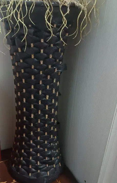 گلدان|گل مصنوعی|اندیشه, اندیشه فاز ۱|دیوار