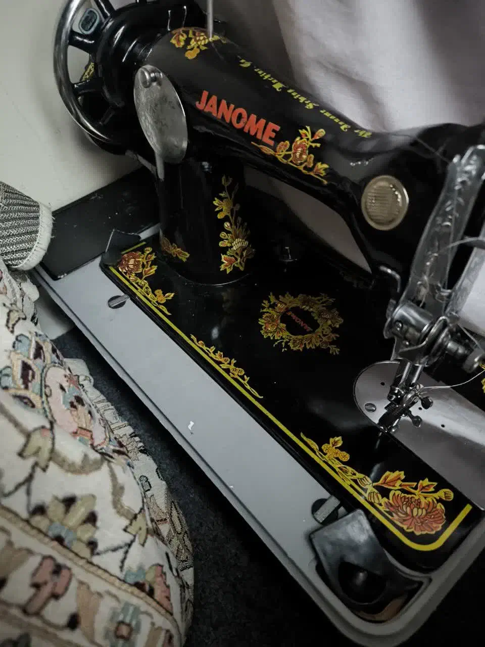 چرخ خیاطی|چرخ خیاطی و ریسندگی|تهران, راه آهن|دیوار