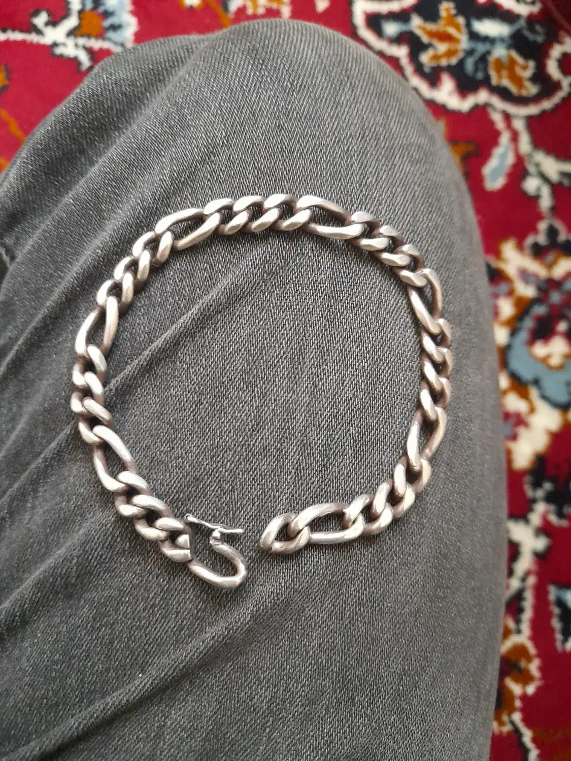 زنجیر انگشتر|جواهرات|منجیل, |دیوار