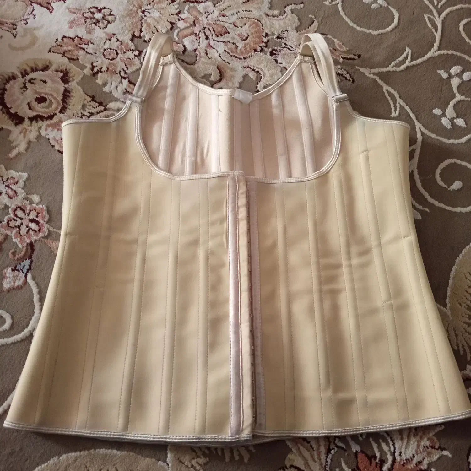 گن ساعت شنی اورجینال|لباس|رباط‌کریم, الارد|دیوار