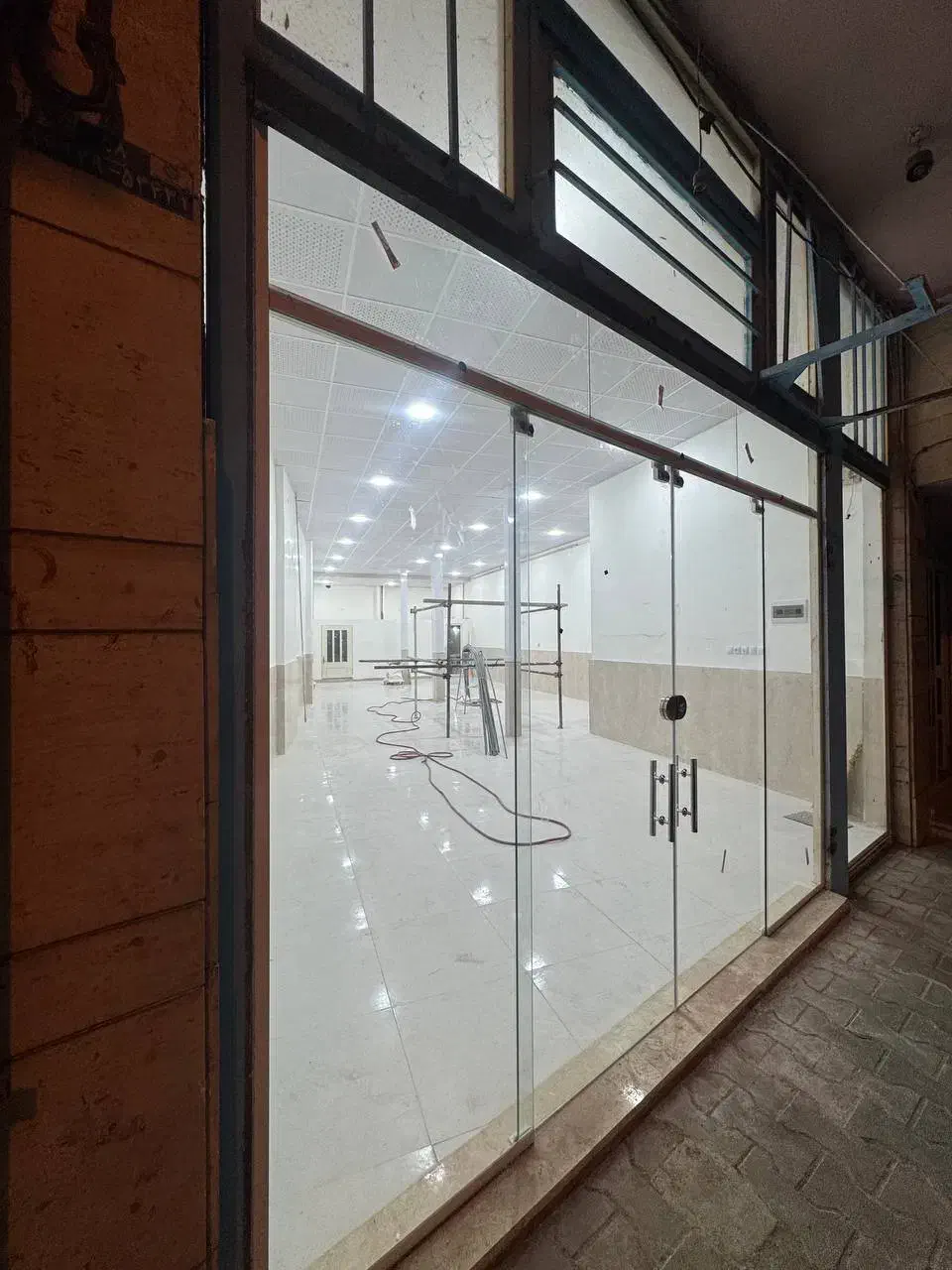 رهن و اجاره ملک تجاری|اجارهٔ مغازه و غرفه|سبزوار, عظیمیان|دیوار