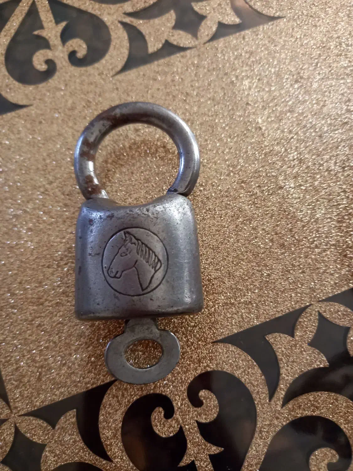 قفل قدیمی مال ۱۰۰ سال پیش|کلکسیون اشیاء عتیقه|نهاوند, |دیوار