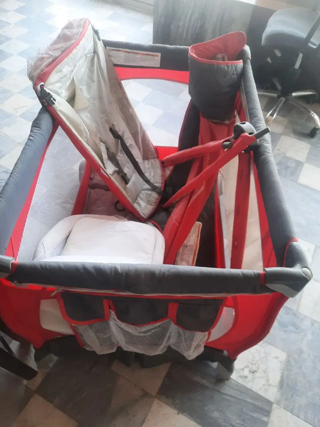 پارک کودک|تخت و سرویس خواب|کاشان, پایانه مسافربری|دیوار