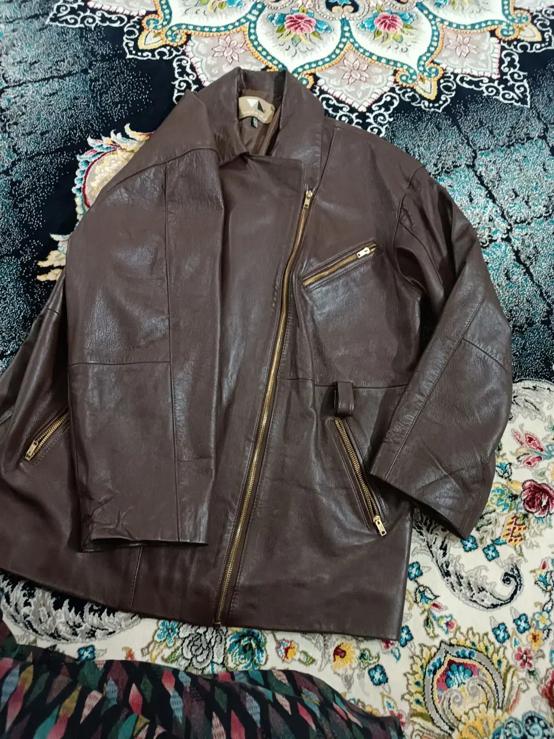 کاپشن|لباس|مشهد, شهید جنگی|دیوار