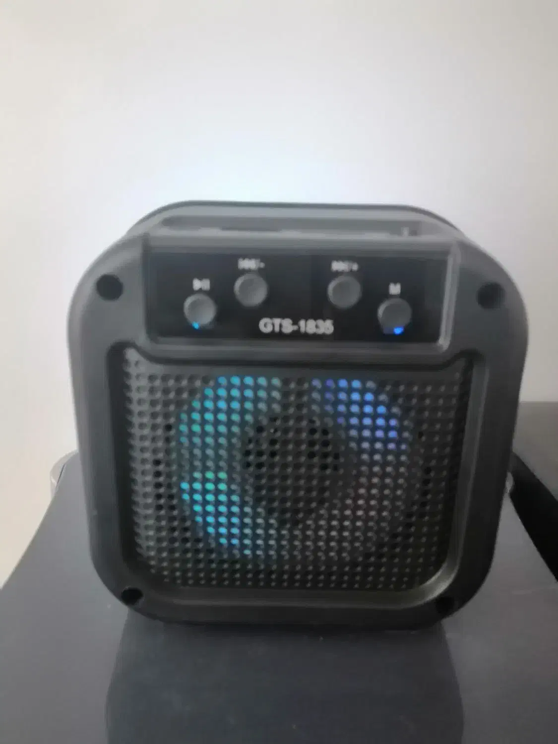 اسپیکر 1835 رقص نور و خیلی زیبا|پخش‌کننده همراه|پیشوا, |دیوار