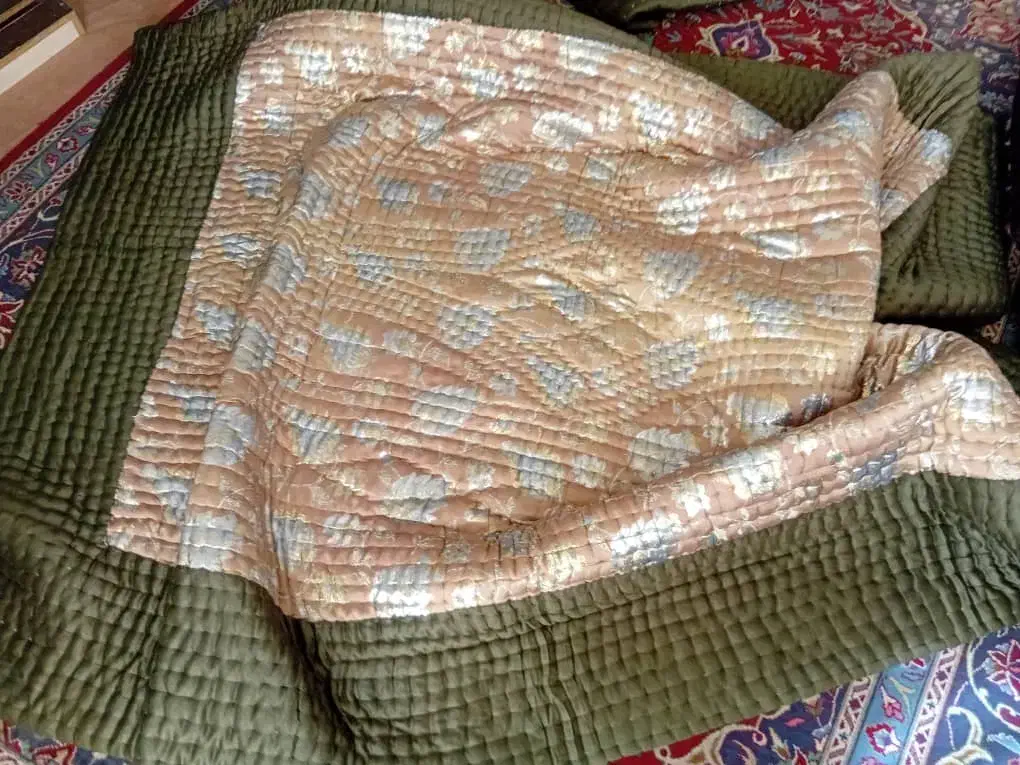 لحاف قدیمی اصیل زیبا|رختخواب، بالش، پتو|تهران, قاسمآباد|دیوار