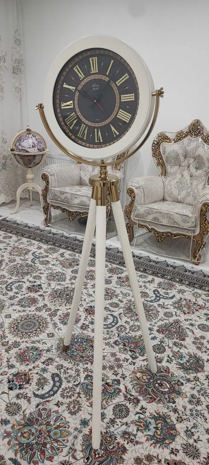 ساعت سه پایه|ساعت دیواری و تزئینی|قائن, |دیوار