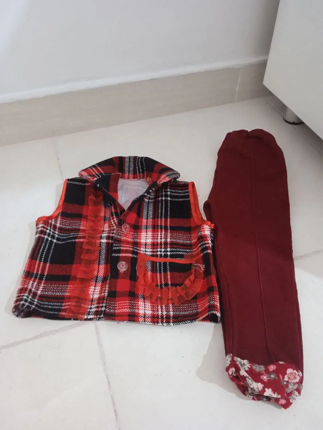 تعدادی لباس دخترانه وکیف دخترانه|کفش و لباس بچه|شاهین‌شهر, شهرک گلدیس|دیوار