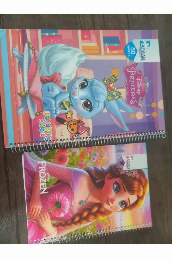 انواع دفاتر زیبا وبه روز زیرقیمت مغازه موجوده|لوازم التحریر|ساوه, |دیوار