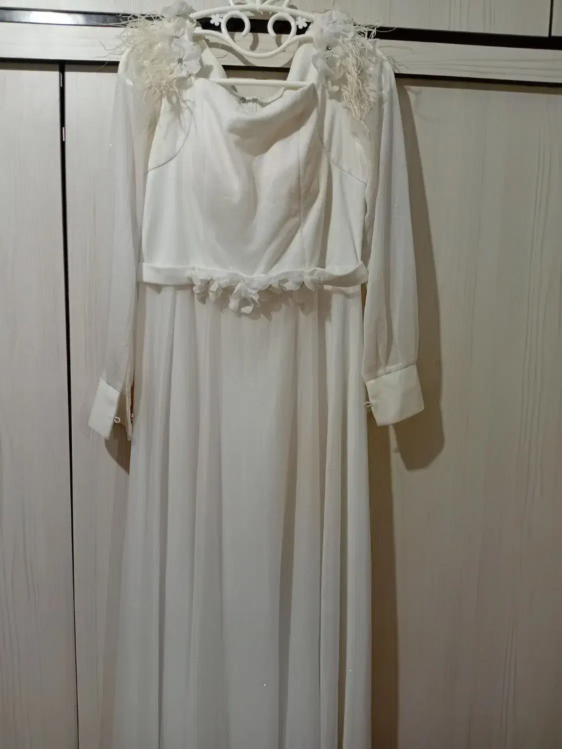 لباس مجلسی|لباس|لالجین, |دیوار