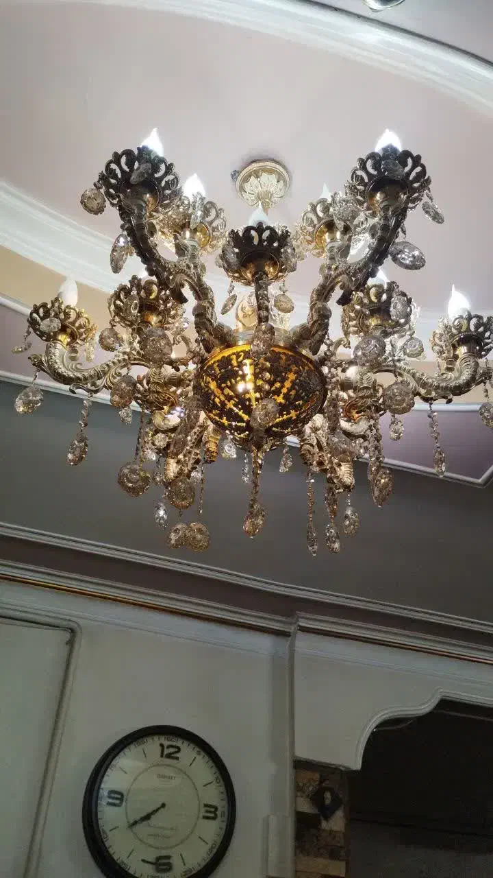 لوستر سفید طلایی طرح طلا کوب|لوستر و چراغ آویز|قدس, شهر‌قدس|دیوار