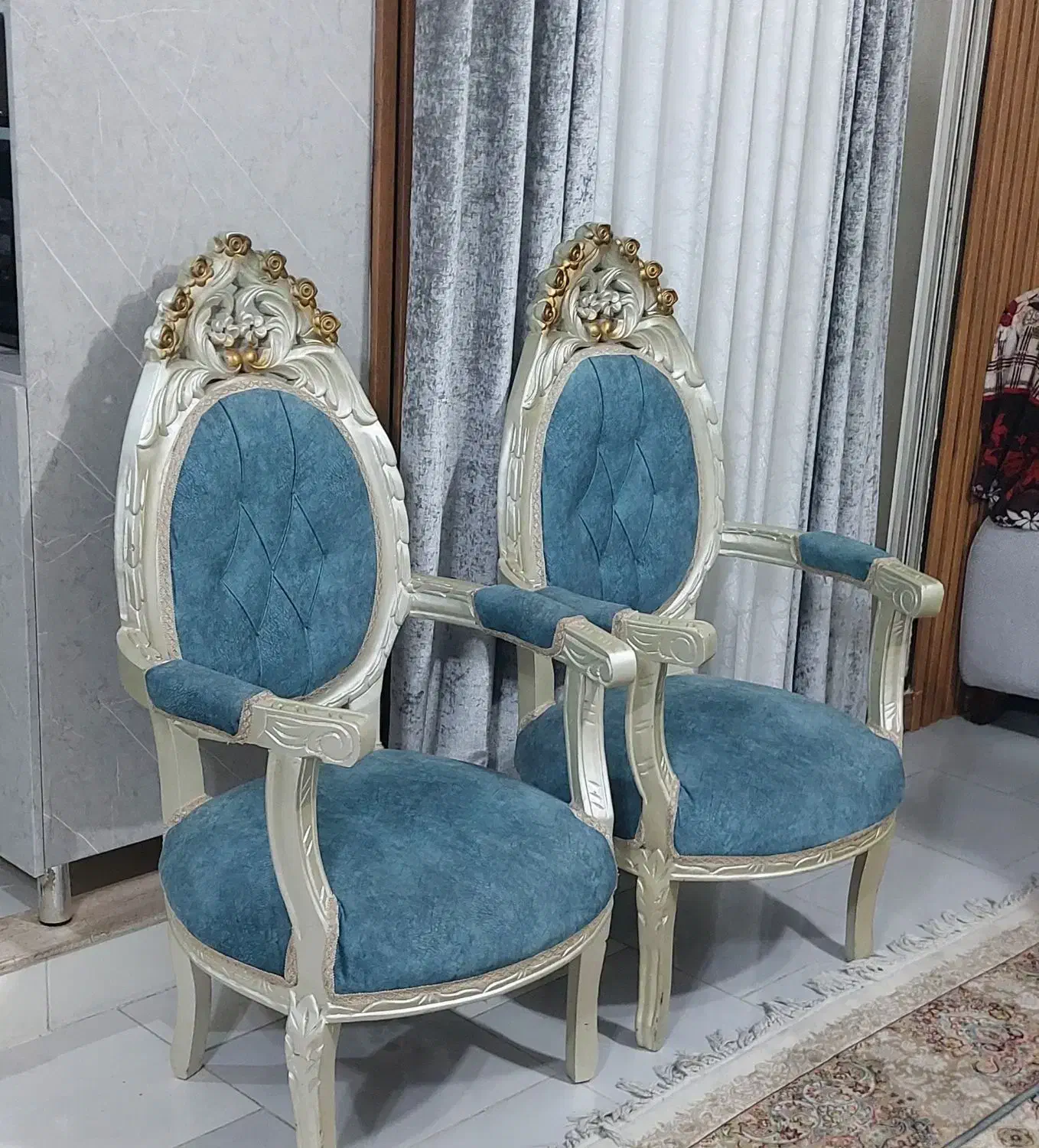 مبل سلطنتی ۹ نفره سالم و تمیز|مبلمان خانگی و میز عسلی|گرگان, |دیوار