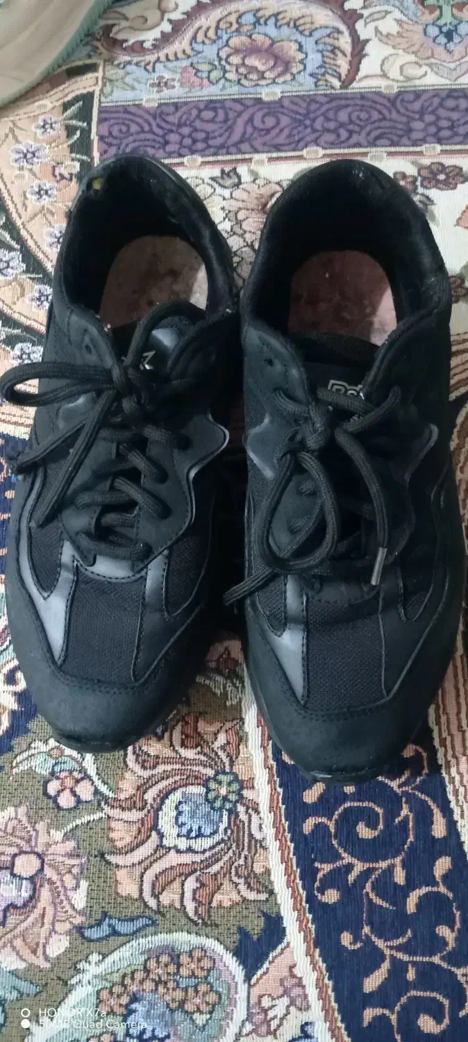 کفش اسپرت|کیف، کفش، کمربند|اهواز, زندوکیلی|دیوار