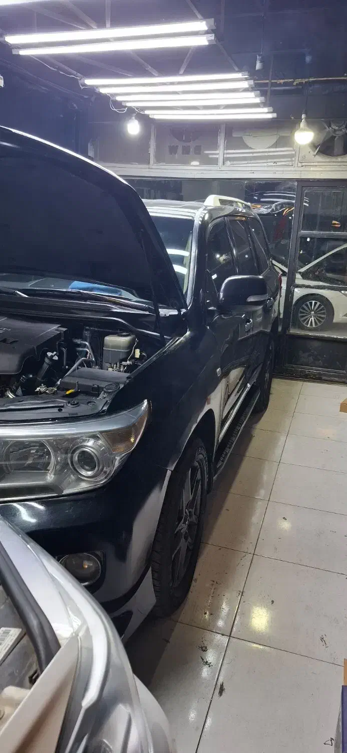 تعمیر گاه ماشین خارجی. یک .|خدمات موتور و ماشین|تهران, اختیاریه|دیوار