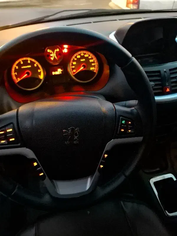 ۲۰۷ سقف فلز|خودرو سواری و وانت|قم, شهدا|دیوار