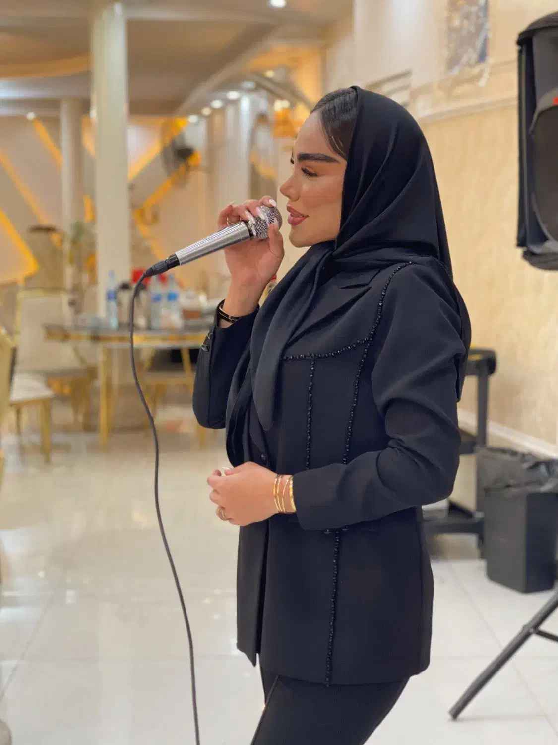 خواننده خانوم|خدمات پذیرایی، مراسم|میانه, |دیوار