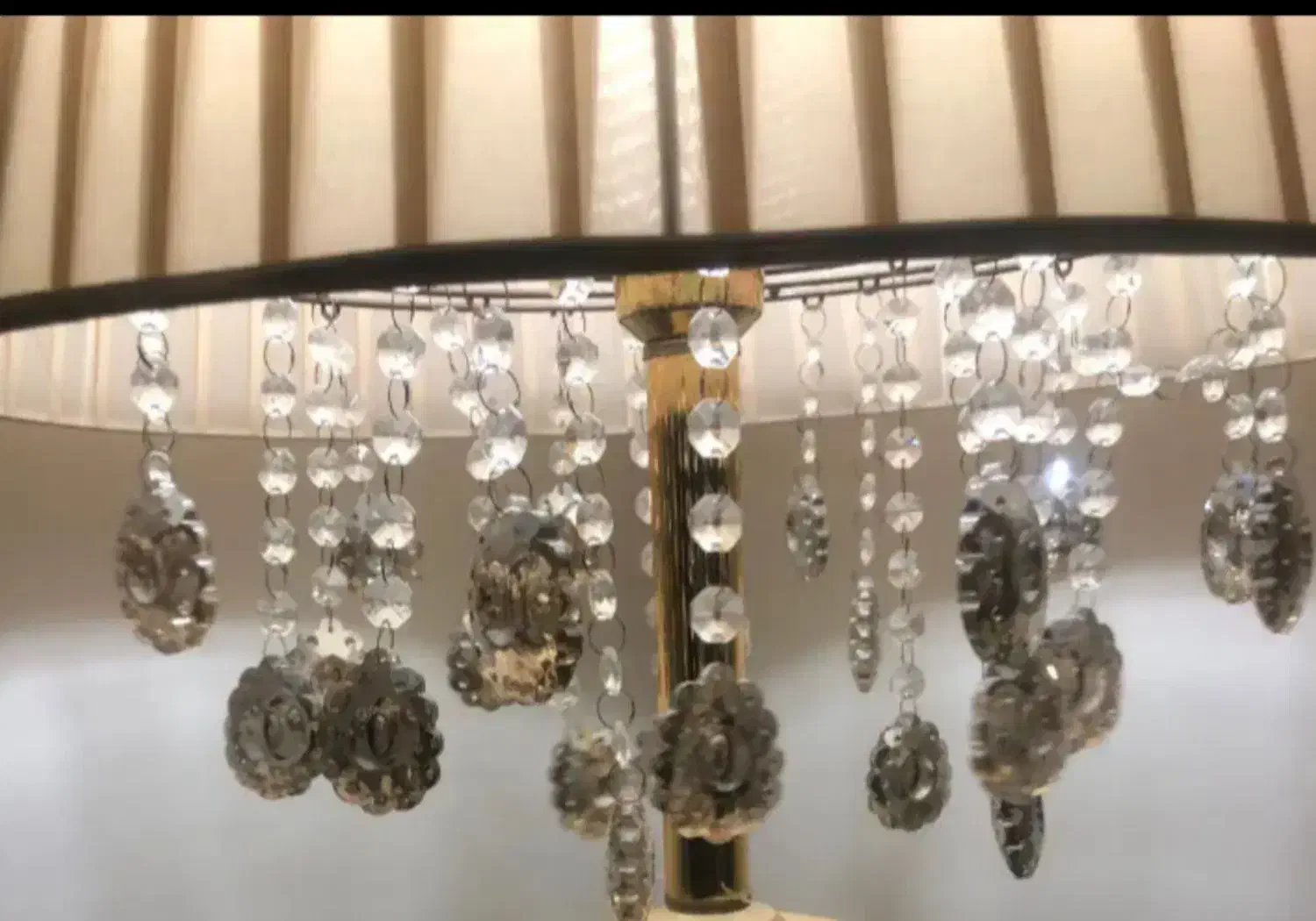 آباژور ایستاده با گوی های اشکی|چراغ خواب و آباژور|تهران, تهرانسر شرقی|دیوار