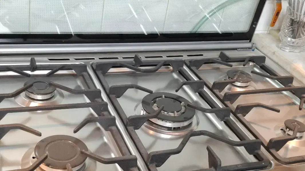 گاز در حد نو واقعا چند بار فقط روشن شده|اجاق گاز و لوازم برقی پخت‌وپز|قم, در بهشت|دیوار