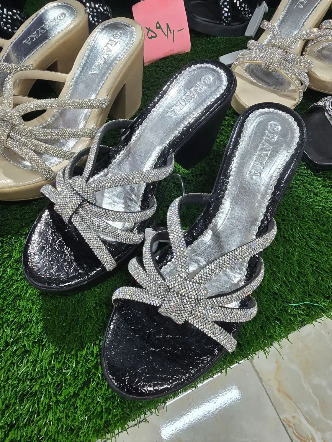 انواع صندل و دمپایی زنانه به قیمت خرید|کیف، کفش، کمربند|خرمآباد, |دیوار