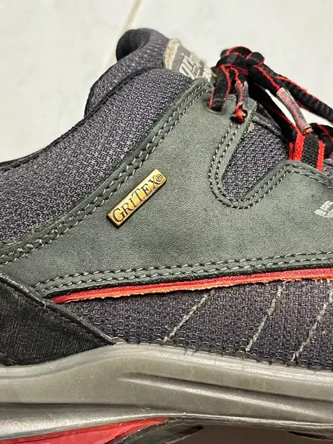 کفش کوهنوردی و طبیعت گردی گری اسپورت ایتالیا|کیف، کفش، کمربند|نیشابور, گمنام غربی|دیوار