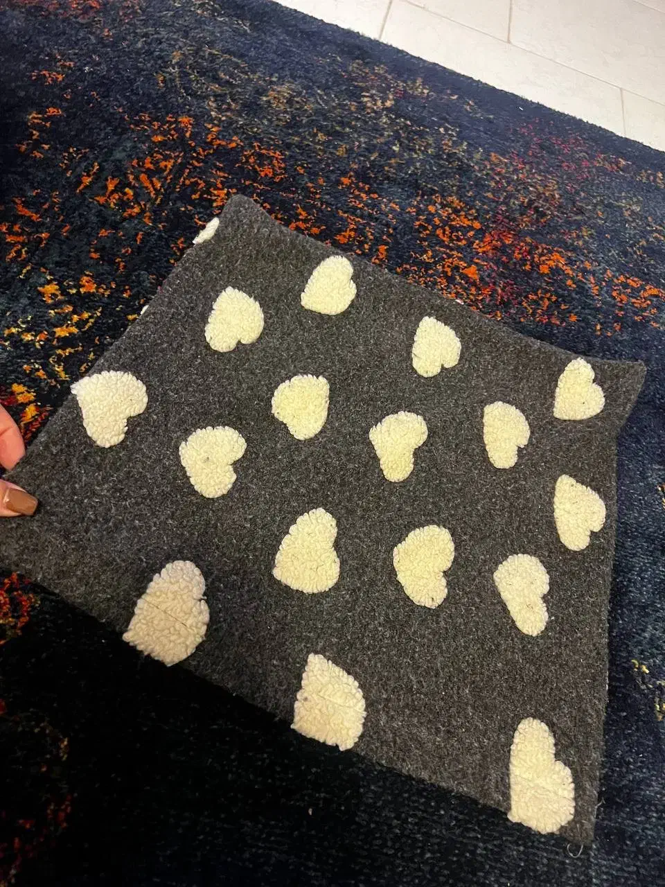 تعدادی ر‌و بالشتی و کوسن بسیار شیک|سرویس روتختی|بابلسر, |دیوار