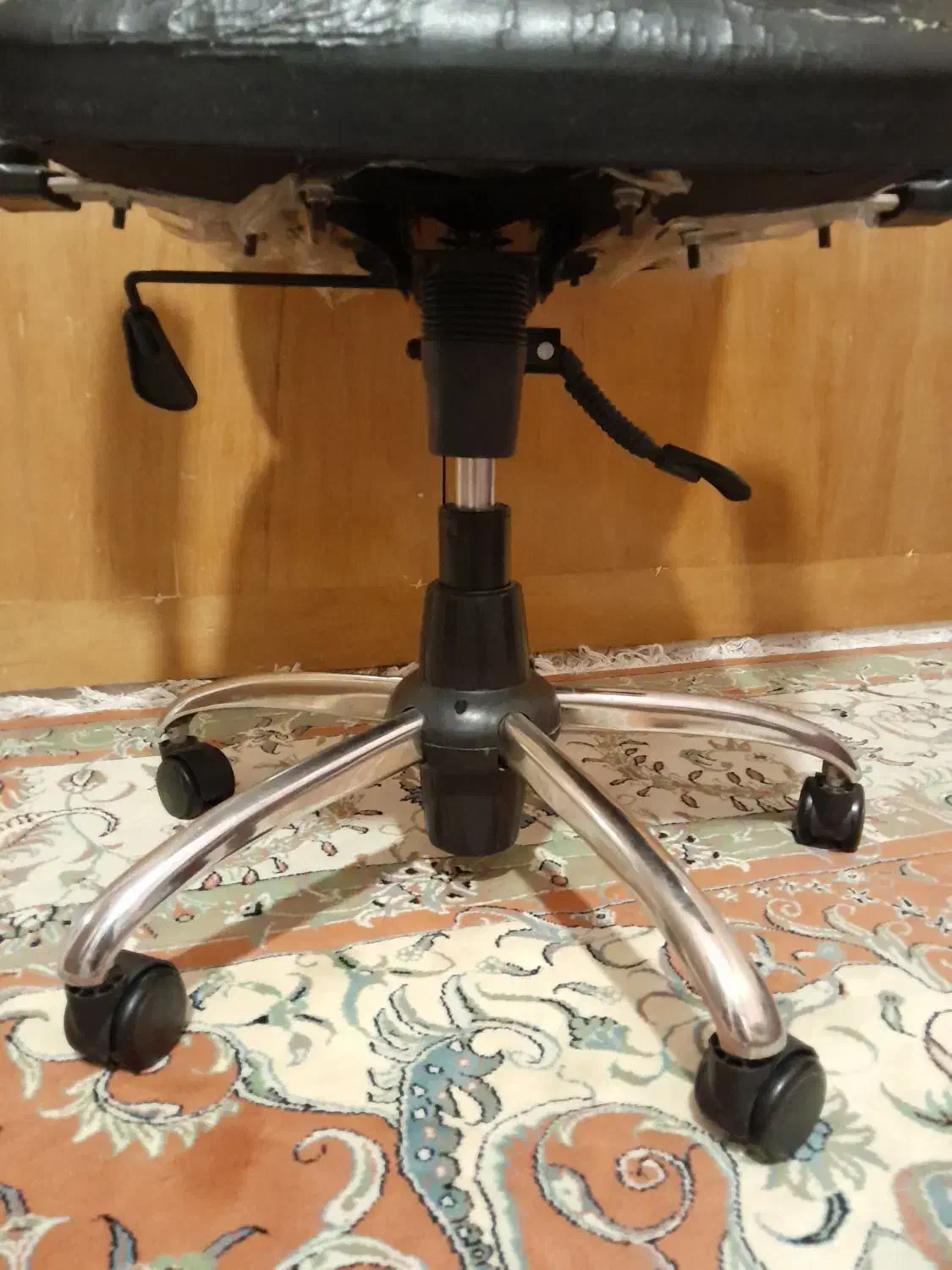 صندلی چرخی اداری|صندلی و نیمکت|شیراز, هفت تنان|دیوار